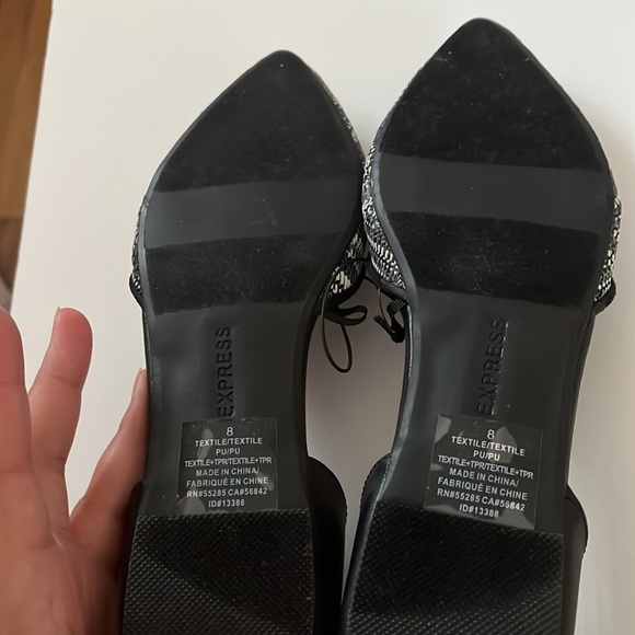 BNWT Express Black and White Aztec Raffia Dorsay Flats - Picture 5 of 7